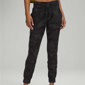 Lululemon “ready to rulu” pant size 6